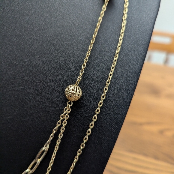 COPY - Tiered gold tone Ball and Chain Necklace. Layers. Filagree Balls. 27 inc… - Picture 3 of 5